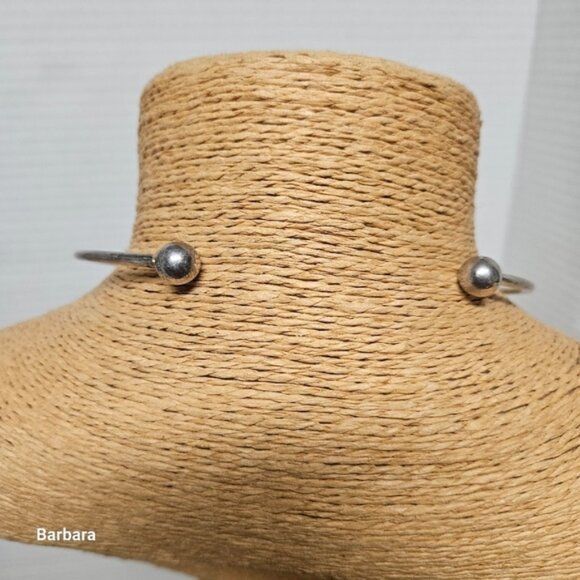 Handmade Silvertone Hammered Patina Spiral Pendant Open Choker Necklace - Picture 4 of 5